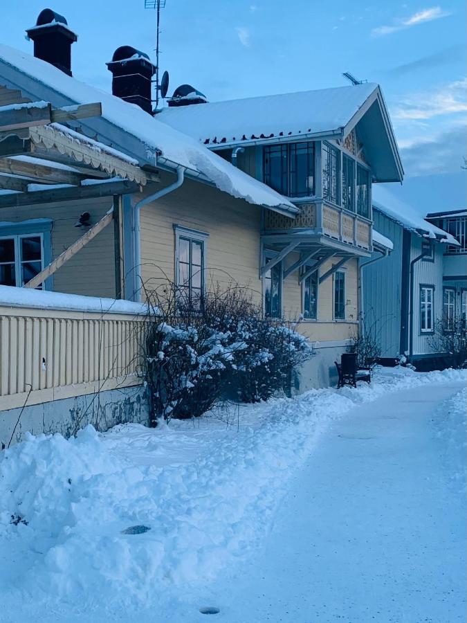 Tva Sma Svin Bnb Trosa Eksteriør billede